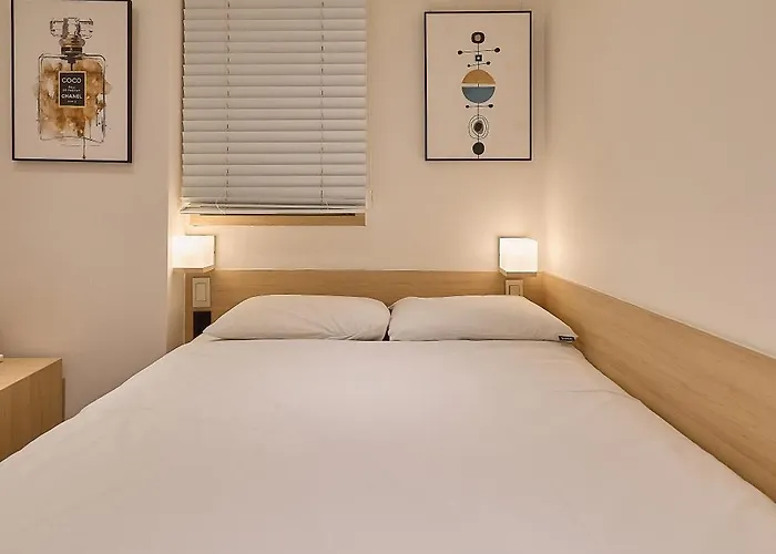 Artravel Myeongdong Hostel *